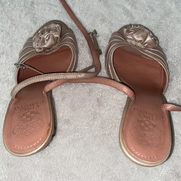 Vince Camuto heels - Picture 2 of 5